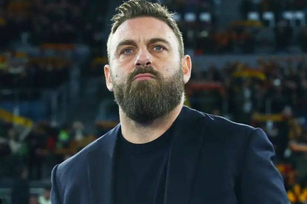 德羅西現(xiàn)任哪個球隊主帥？