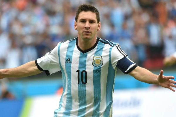 梅西最適合在哪個(gè)球隊(duì)踢球？